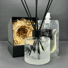 Load image into Gallery viewer, Duncansby Stacks Reed Diffuser (Clear) &amp; refill pouch
