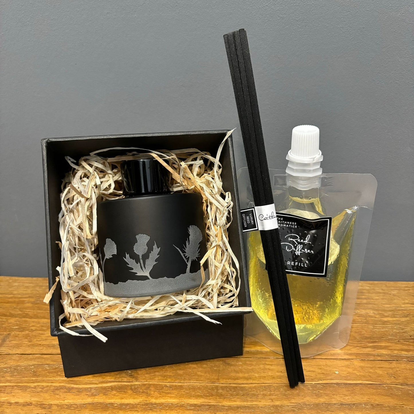 Thistle Reed Diffuser & refill pouch