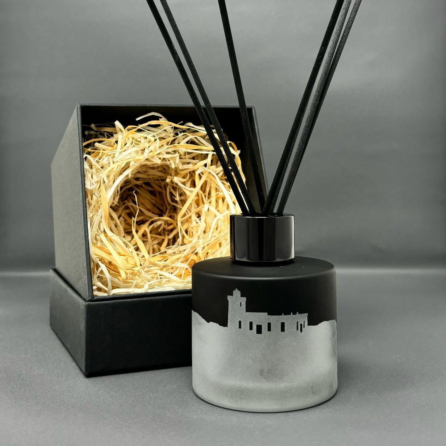 Duncansby Stacks Reed Diffuser & refill pouch