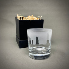 Load image into Gallery viewer, Orkney Ring of Brodgar (Upper etching) Whisky Tumbler
